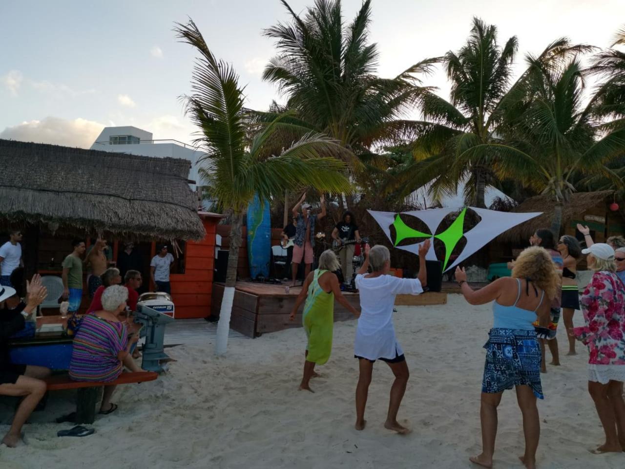 The Diving Lodge Downtown Puerto Morelos Luaran gambar